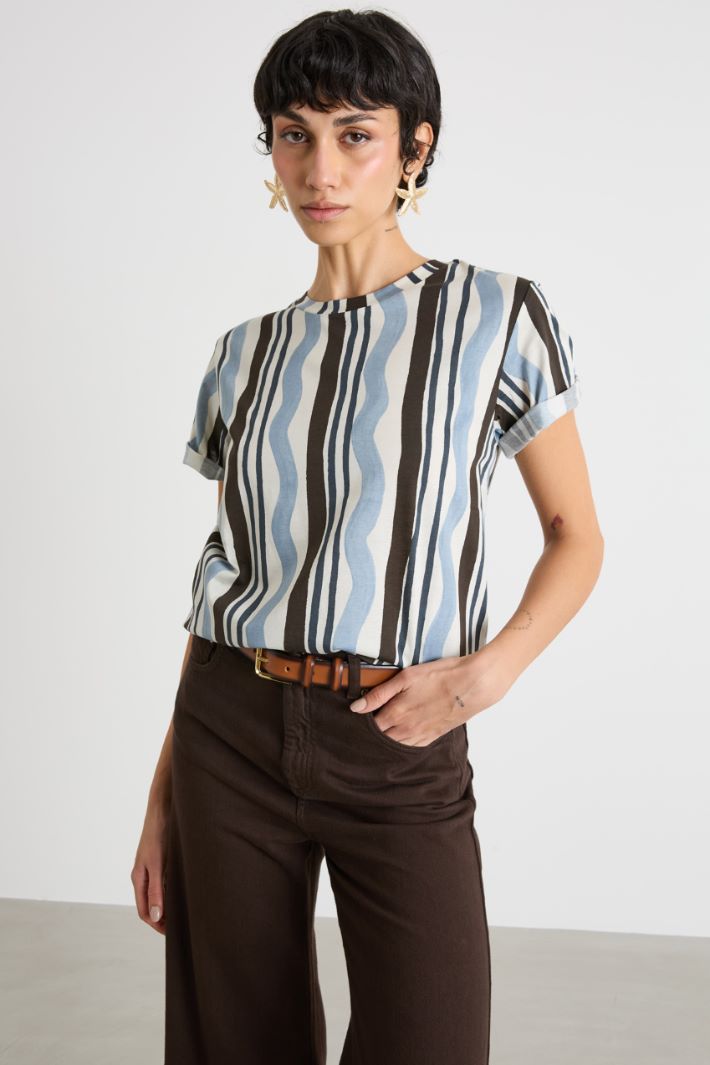 T-shirt con stampa all-over Intrend - 2