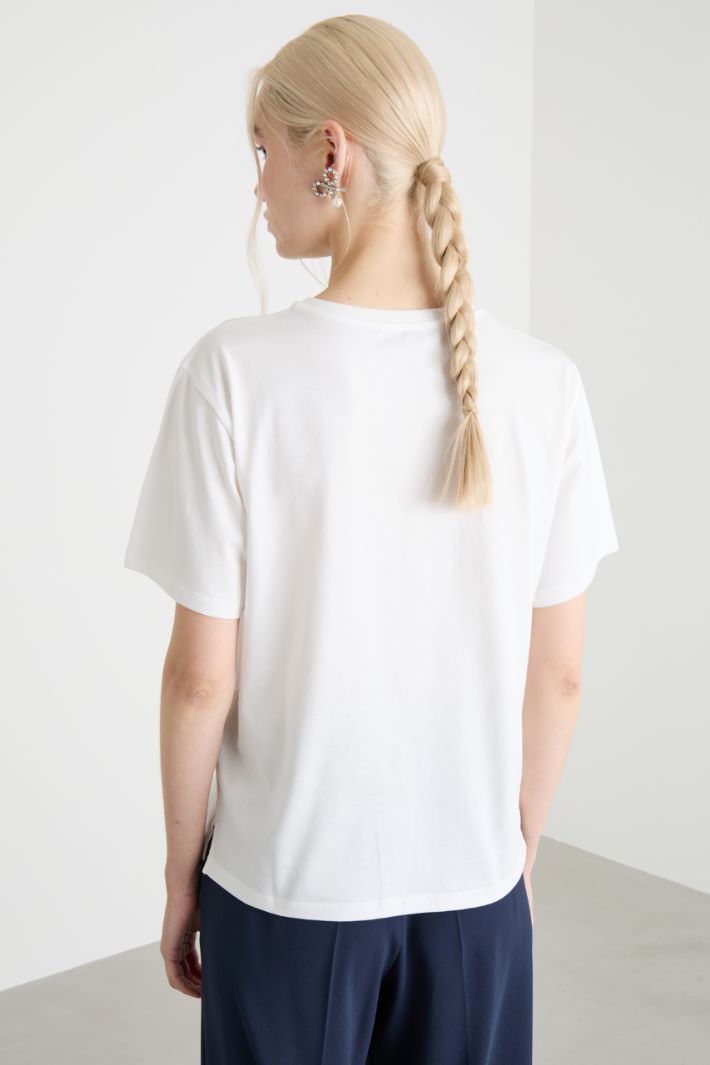 Embroidered T-shirt Intrend - 4