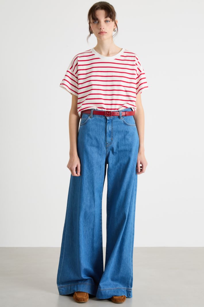 Boxy dropped-shoulder T-shirt Intrend