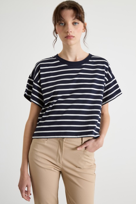 Boxy dropped-shoulder T-shirt Intrend