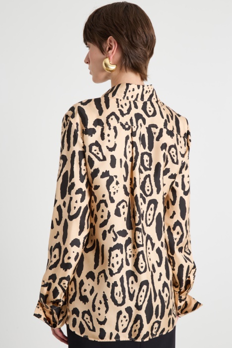 Blusa con stampa animalier
