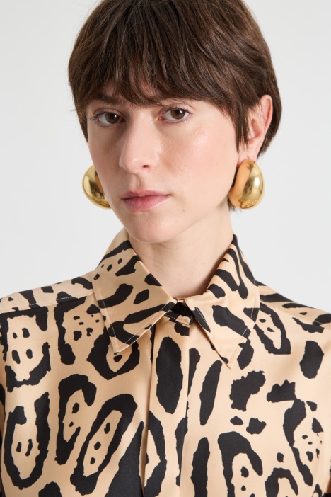 Blusa con stampa animalier