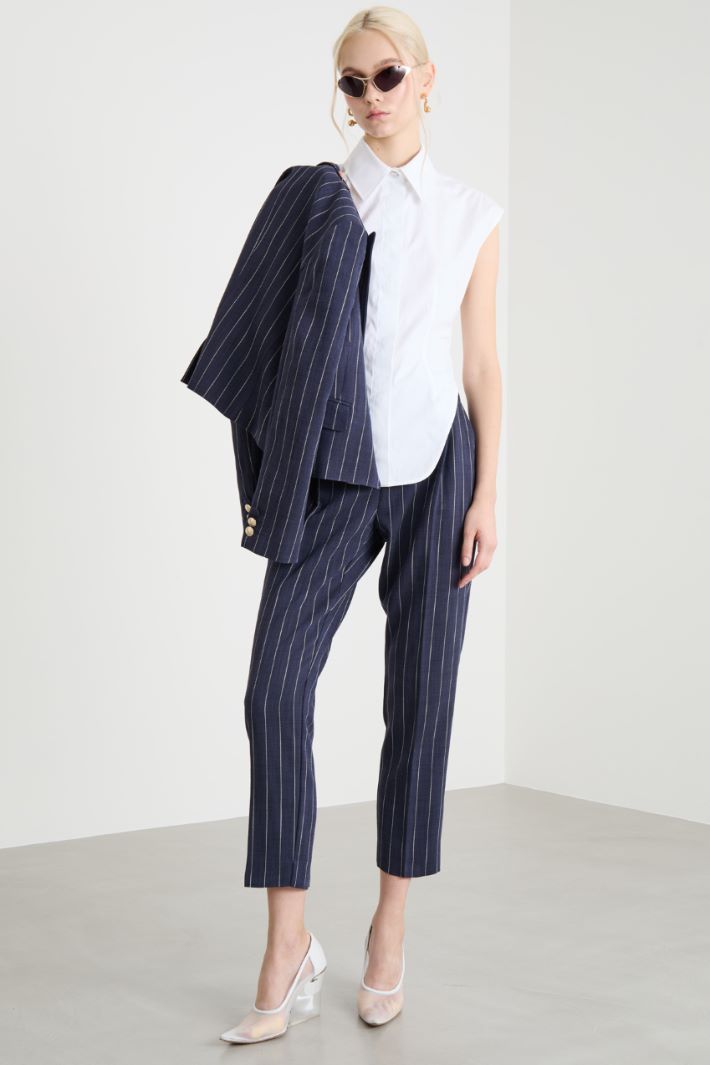 Fitted sleeveless shirt Intrend