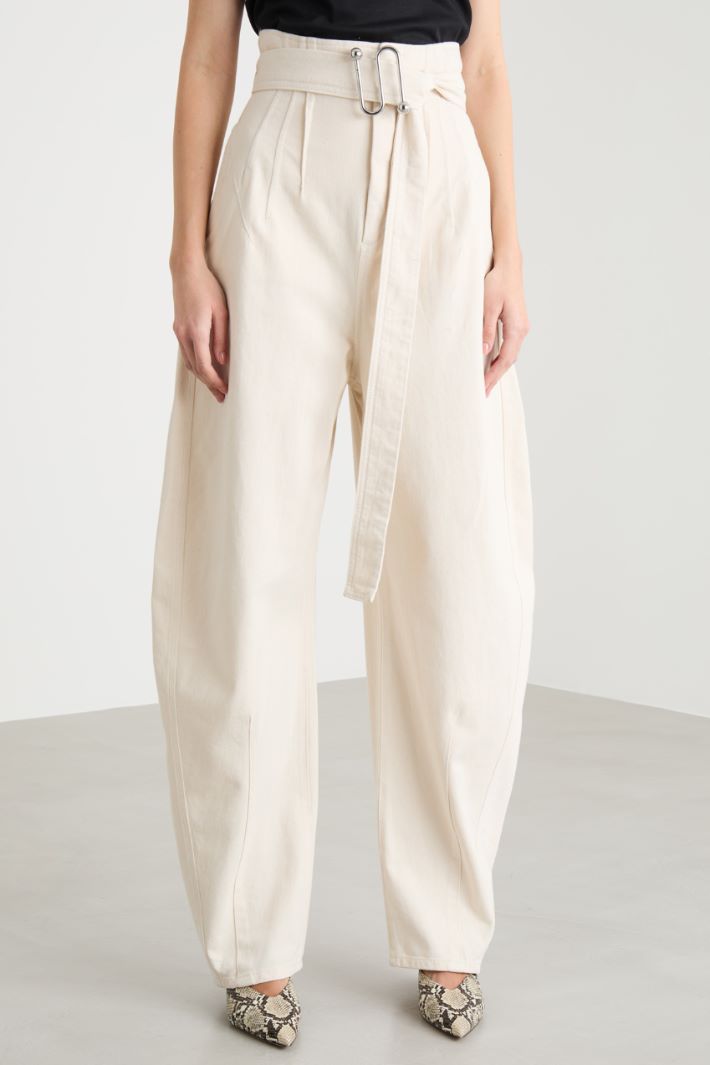 Belted cocoon trousers in cotton bull Intrend - 2