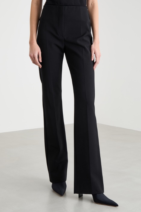 Pantalone dritto con baschina posteriore