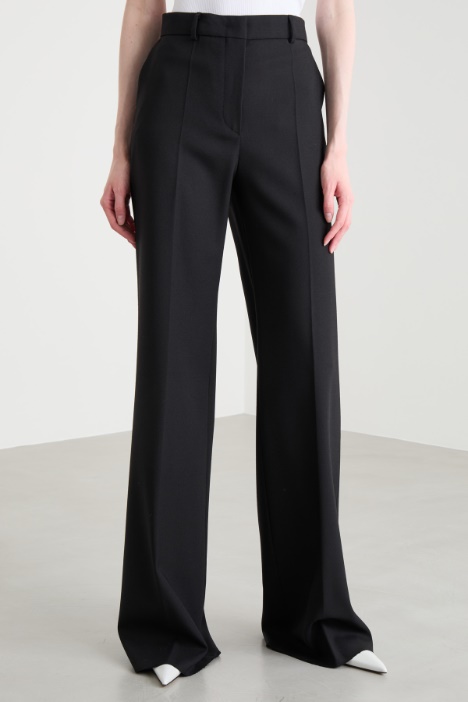 Pantalone palazzo con piega stirata