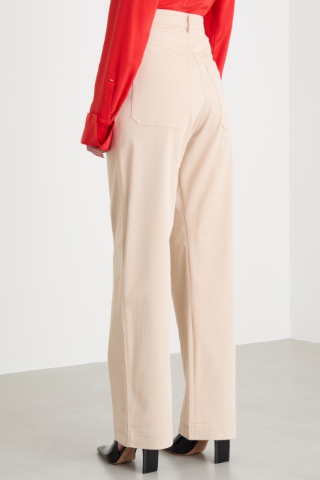 Pantalón ancho de sarga