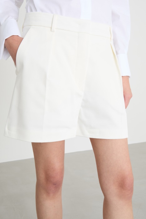 Shorts in gabardina stretch