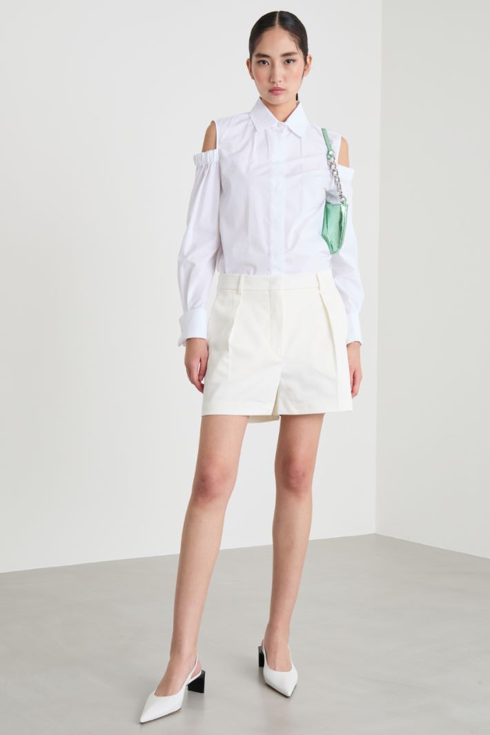 Shorts in gabardina stretch Intrend