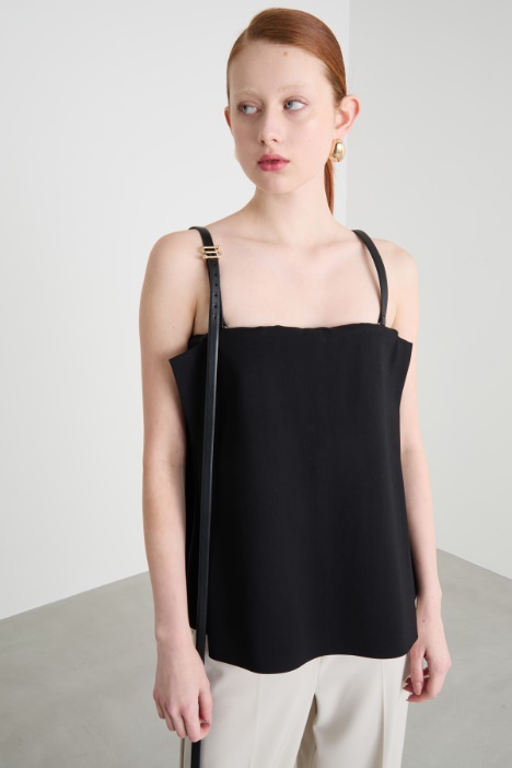 Off-shoulder cady top Intrend