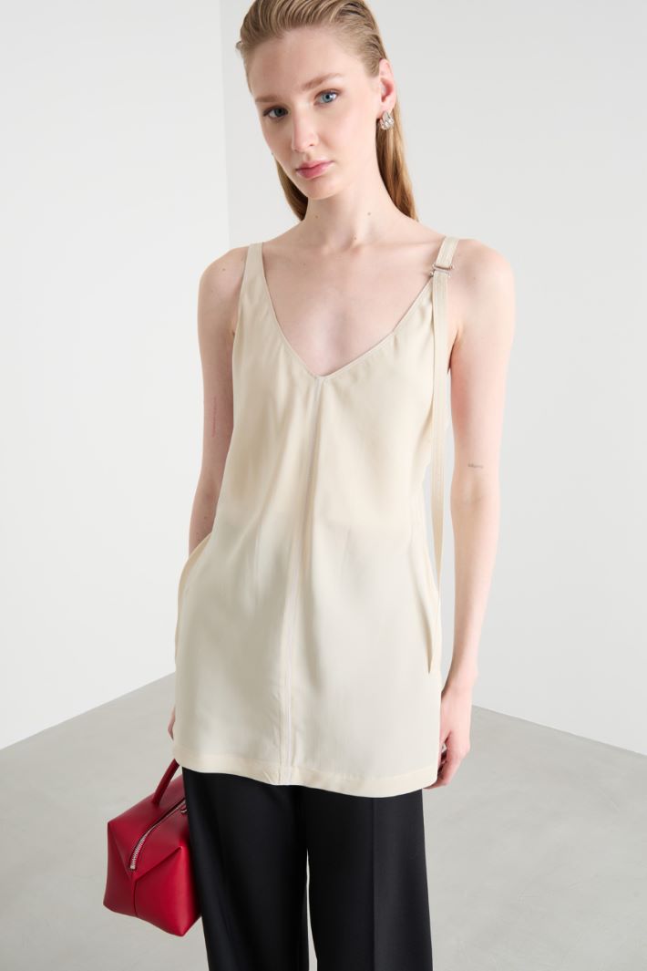Side-slit top in viscose canvas Intrend - 2
