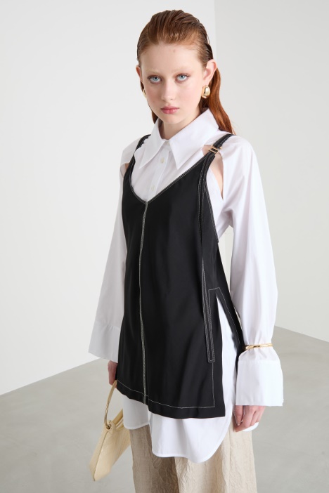 Side-slit top in viscose canvas Intrend