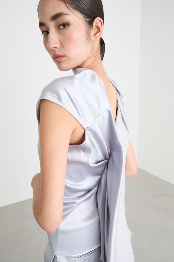 Sleeveless draped stretch-satin top Intrend - 3
