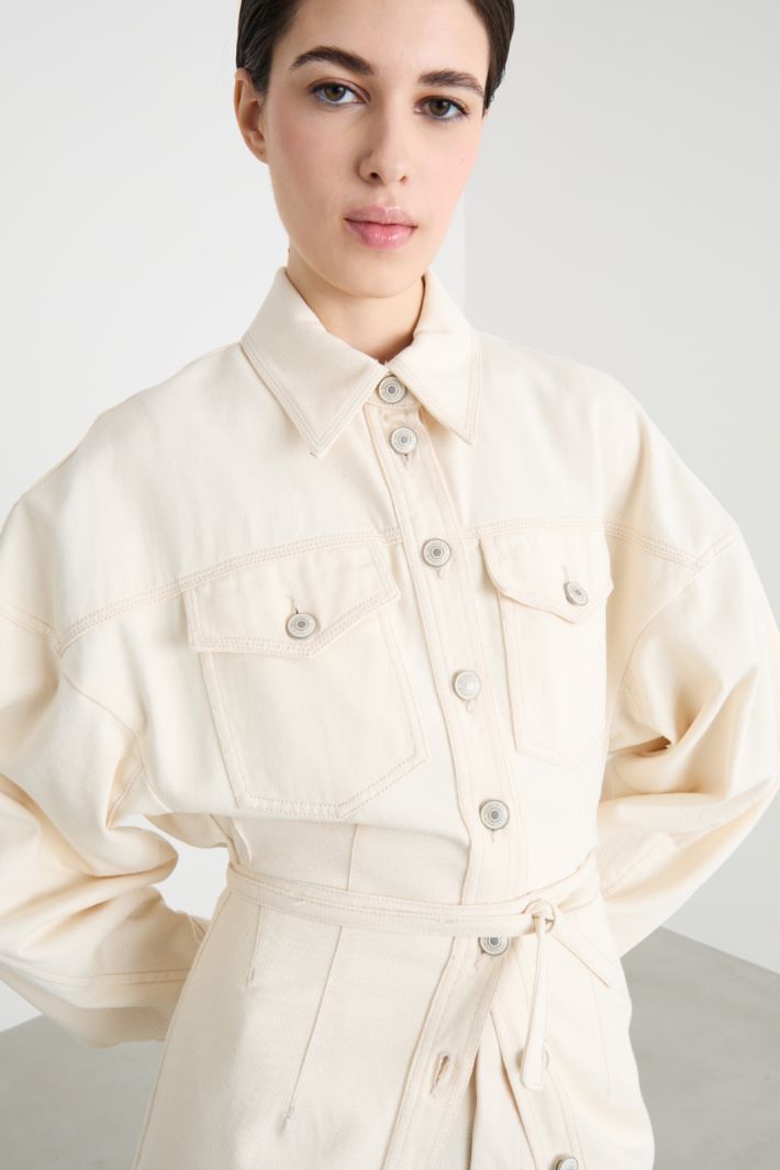 Long belted bull denim jacket Intrend - 3