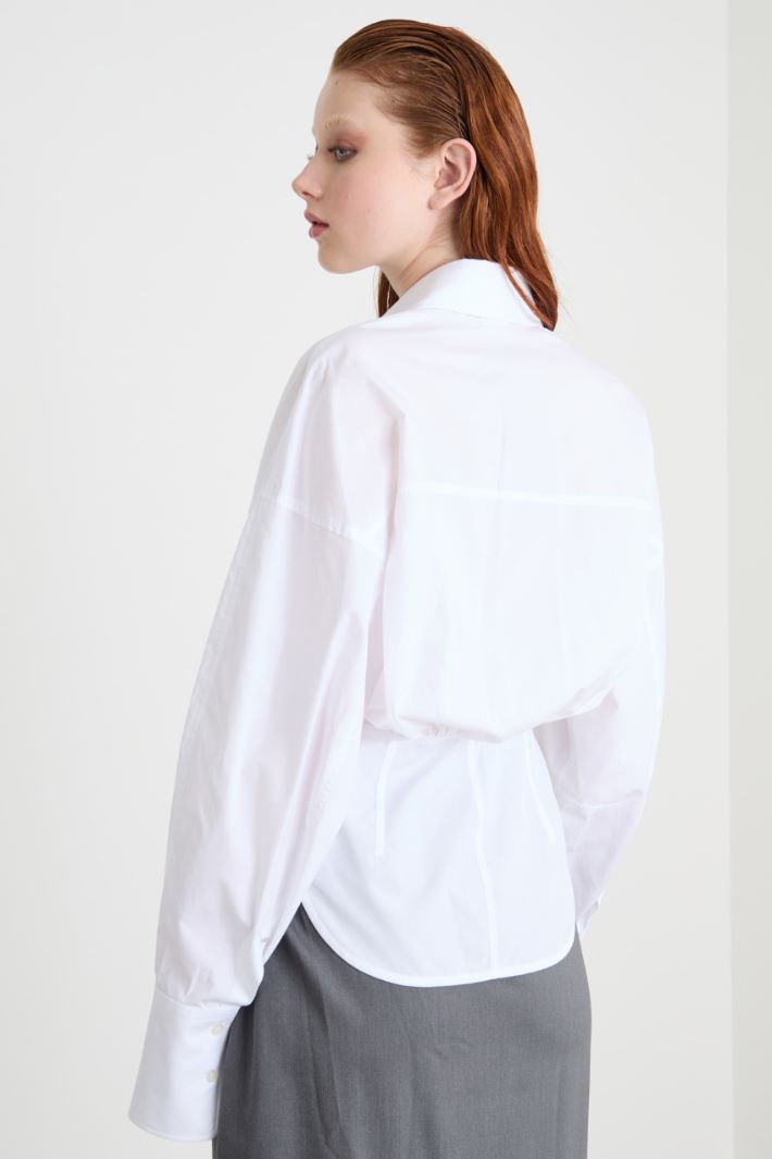 Rounded-hem poplin shirt Intrend - 4