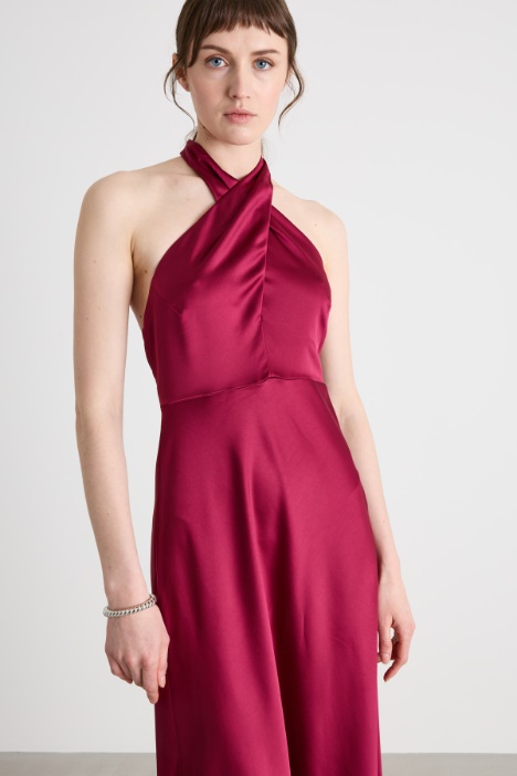 Abito lungo in raso fluido