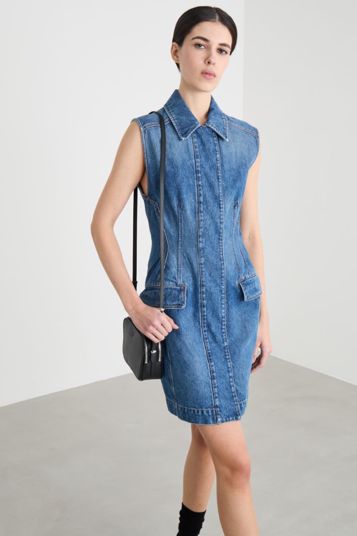 Sleeveless denim dress Intrend - 2