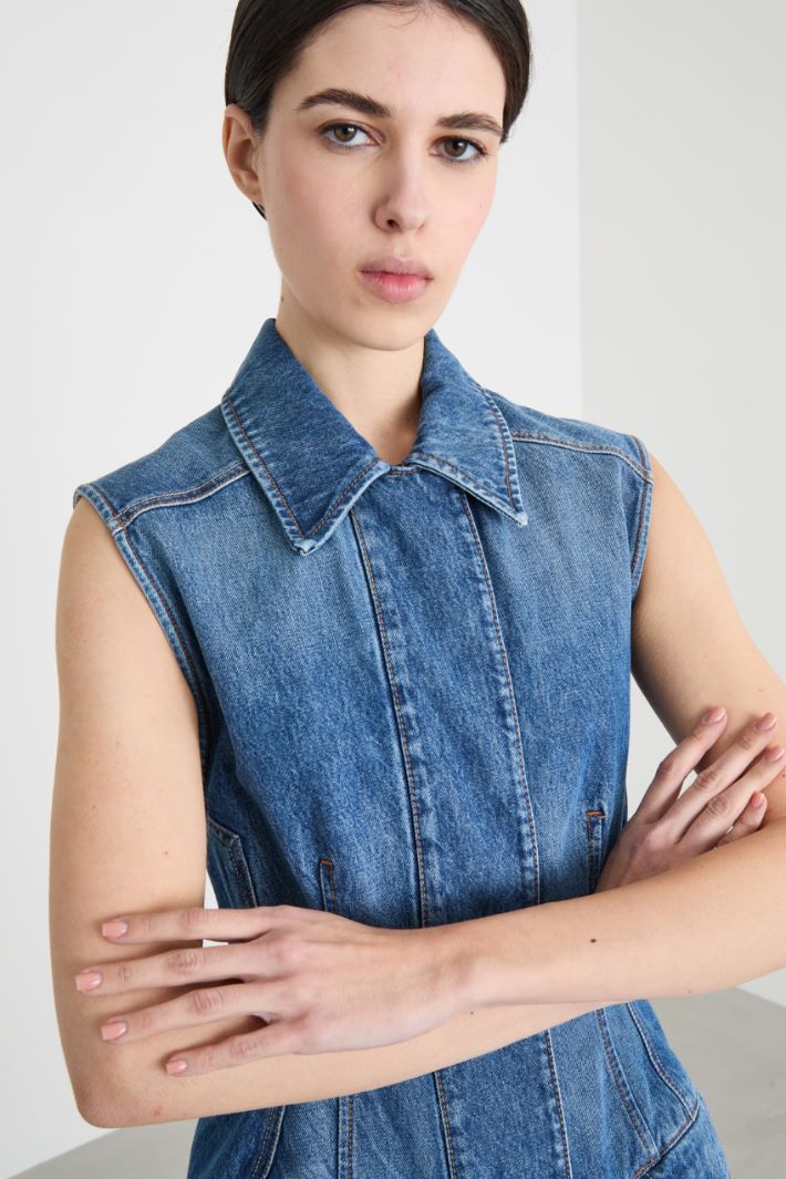 Sleeveless denim dress Intrend - 3