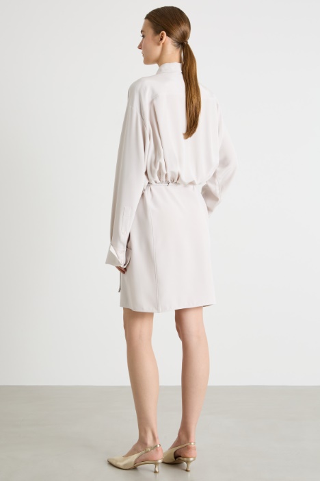 Abito chemisier corto con cintura