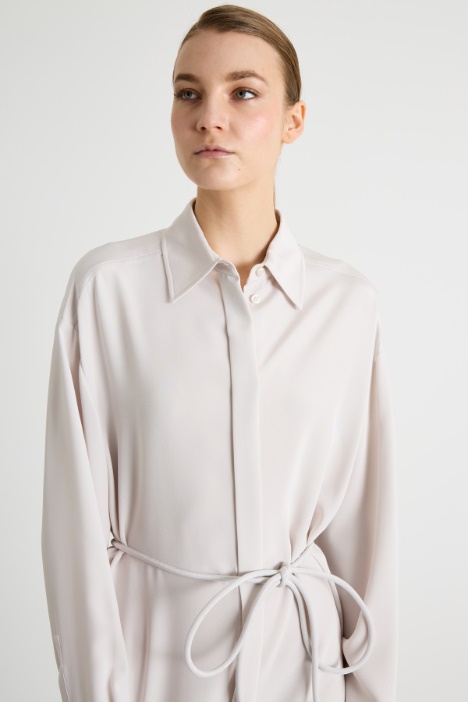 Abito chemisier corto con cintura