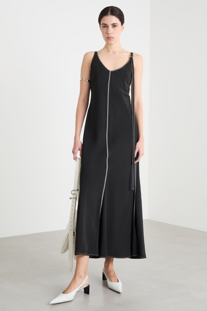 Abito lungo con spallino regolabile Intrend