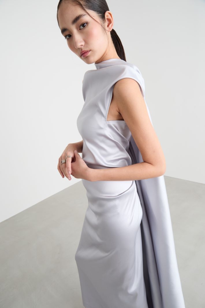 Abito aderente con drappeggi Intrend - 3