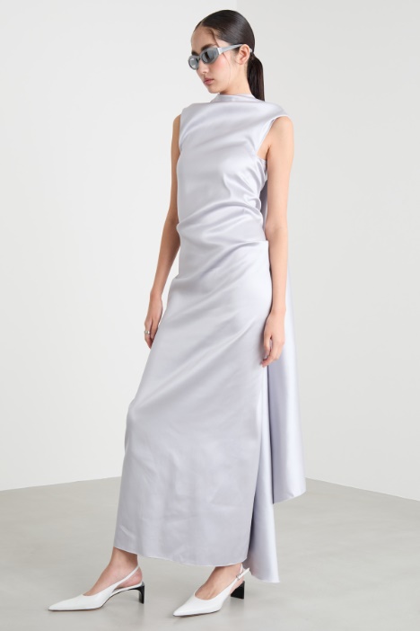 Abito aderente con drappeggi Intrend