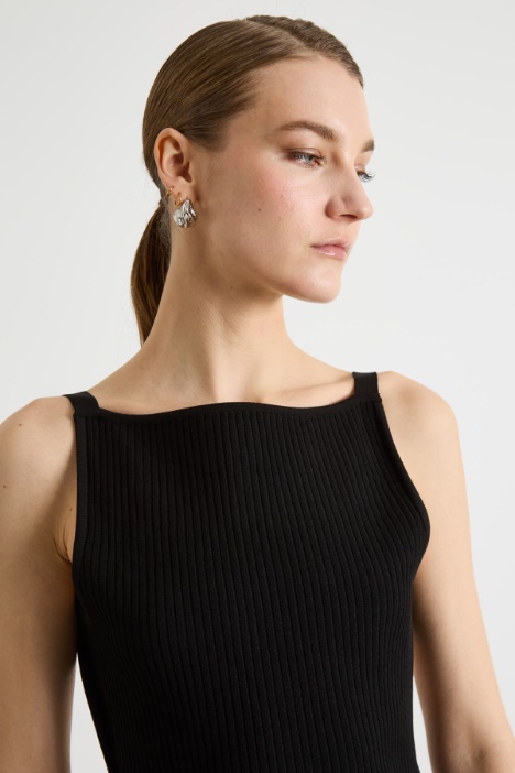 Vestido corto de silueta reloj de arena