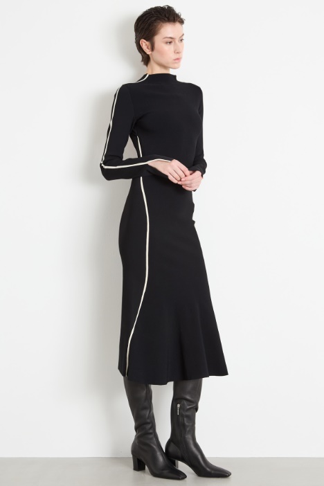 Abito aderente in maglia