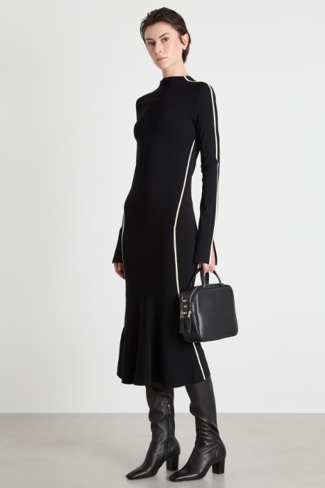 Fitted knitted dress Intrend
