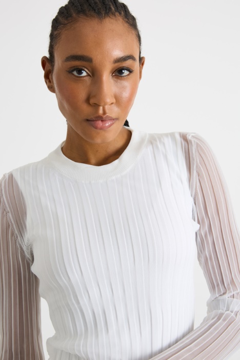 Maglia aderente con top abbinato