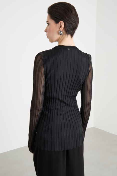 Maglia aderente con top abbinato