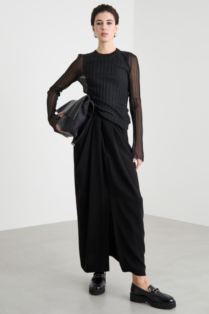 Sheer jersey top with matching vest Intrend