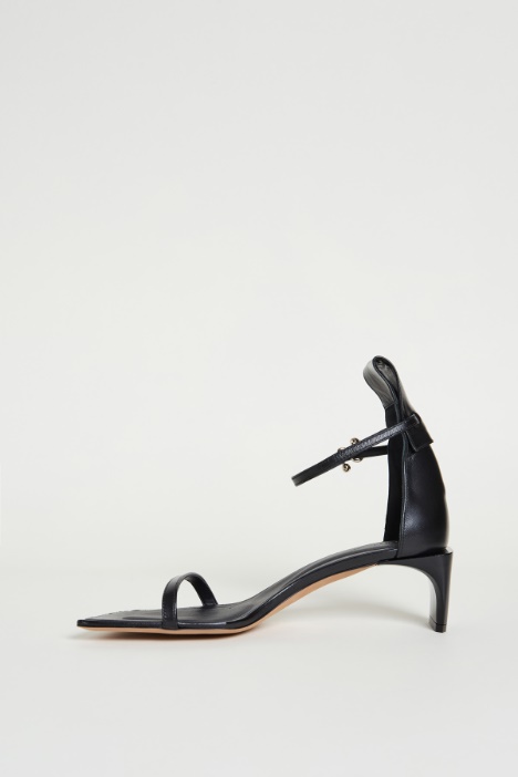 Sandalo con cinturino alla caviglia