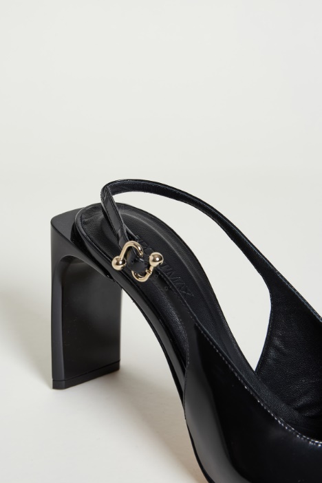 Slingback alta in pelle lucida