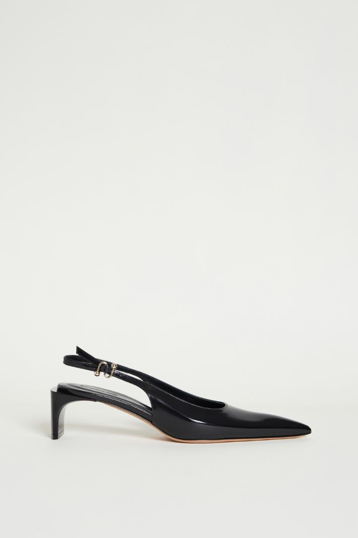 Pointed slingbacks Intrend