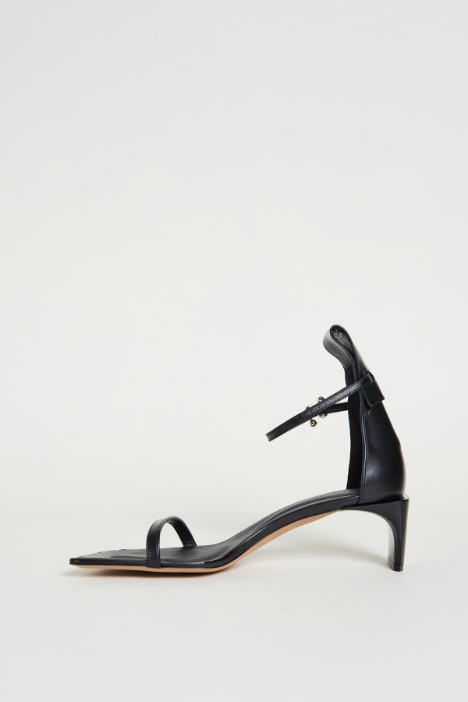 Sandalo con cinturino alla caviglia