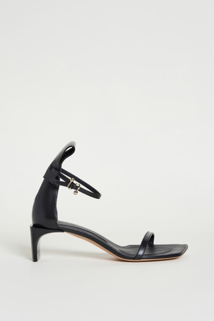 Ankle-strap sandals Intrend
