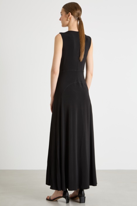 Abito lungo con motivo arricciato centrale