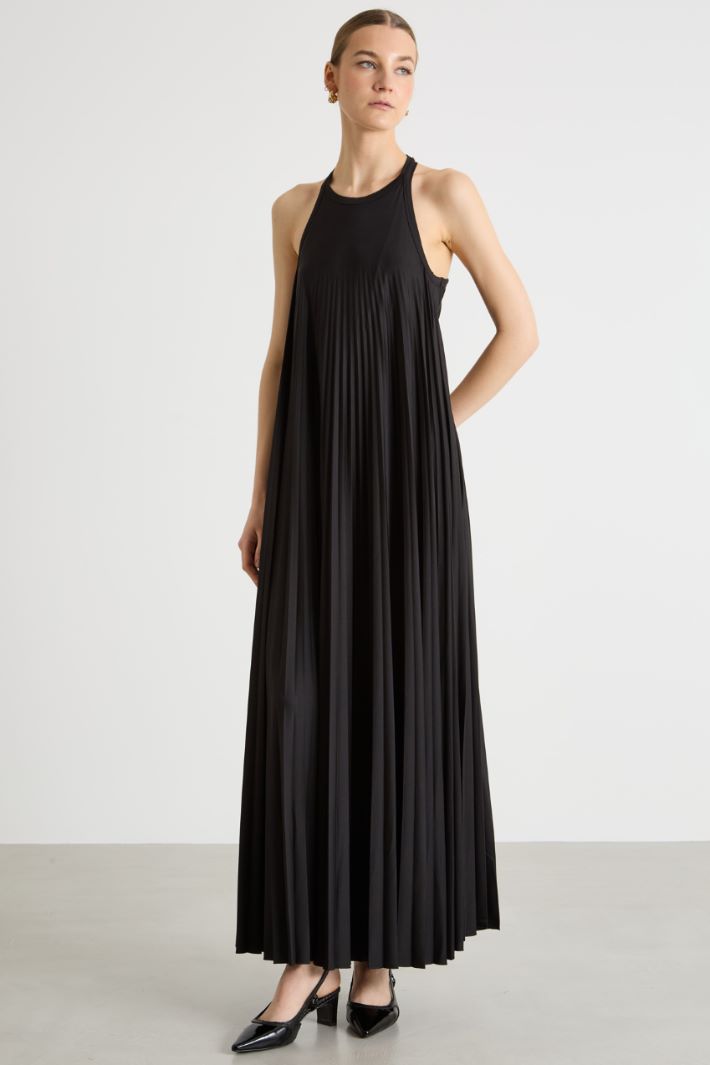 Vestido largo con falda plisada Intrend - 2