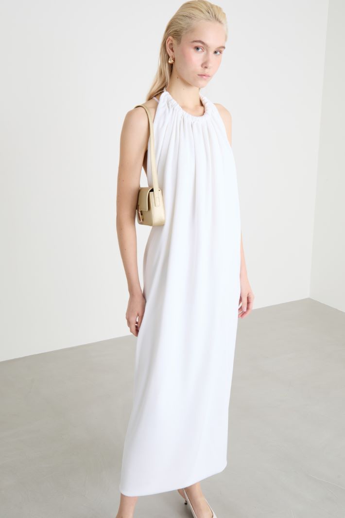 Abito maxi con schiena scoperta Intrend - 2