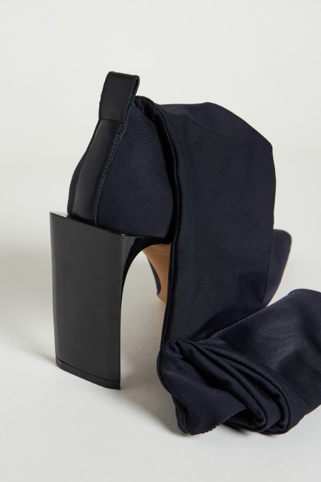 Stivale alto in tessuto stretch