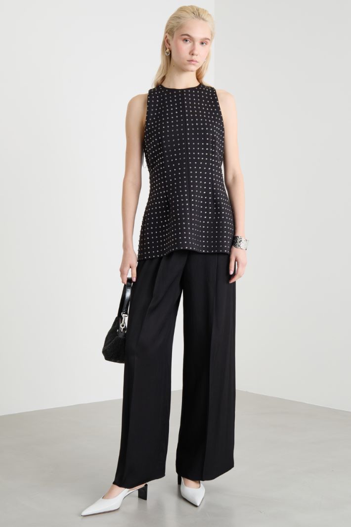 Fitted rhinestone top Intrend