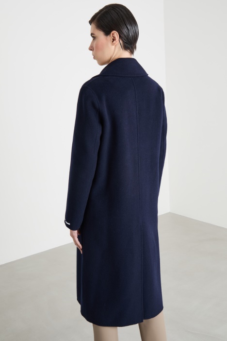 Abrigo cruzado con cinturón