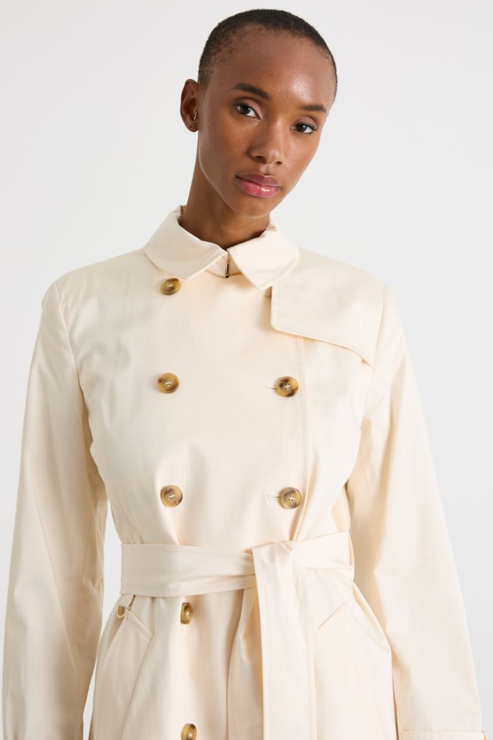 Stretch satin trench coat Intrend - 3