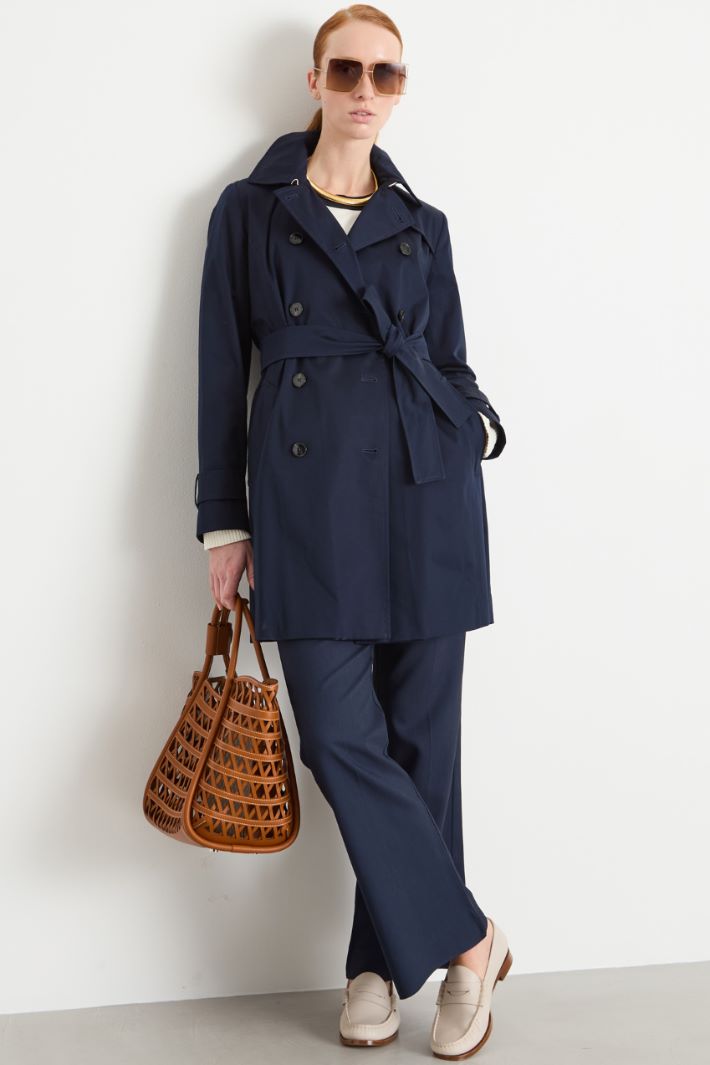 Trench de raso elástico Intrend