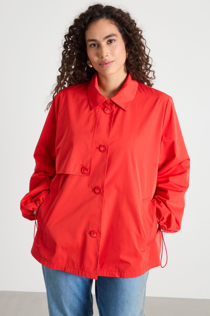 Short drawstring raincoat Intrend - 2