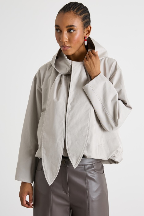 Impermeable con capucha