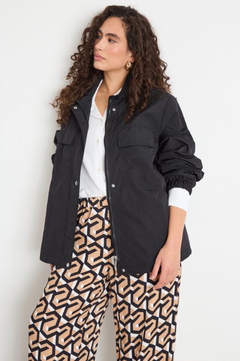 Giacca impermeabile con tasche