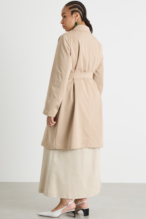 Trench de gabardina